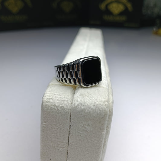 Silver Ring with Black Aqeeq Stone – Beautiful Handmade Design