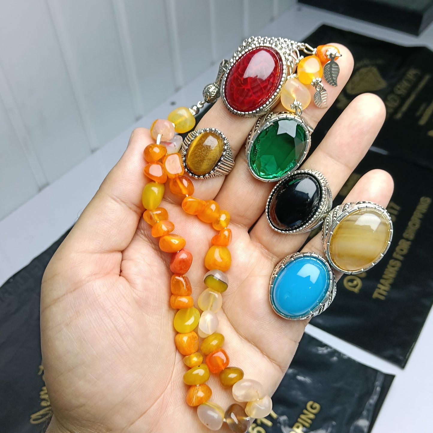 💎 Deal of 6 Rings + Yamni Aqeeq Tasbih – Emerald & Aqeeq Collection with Free Delivery