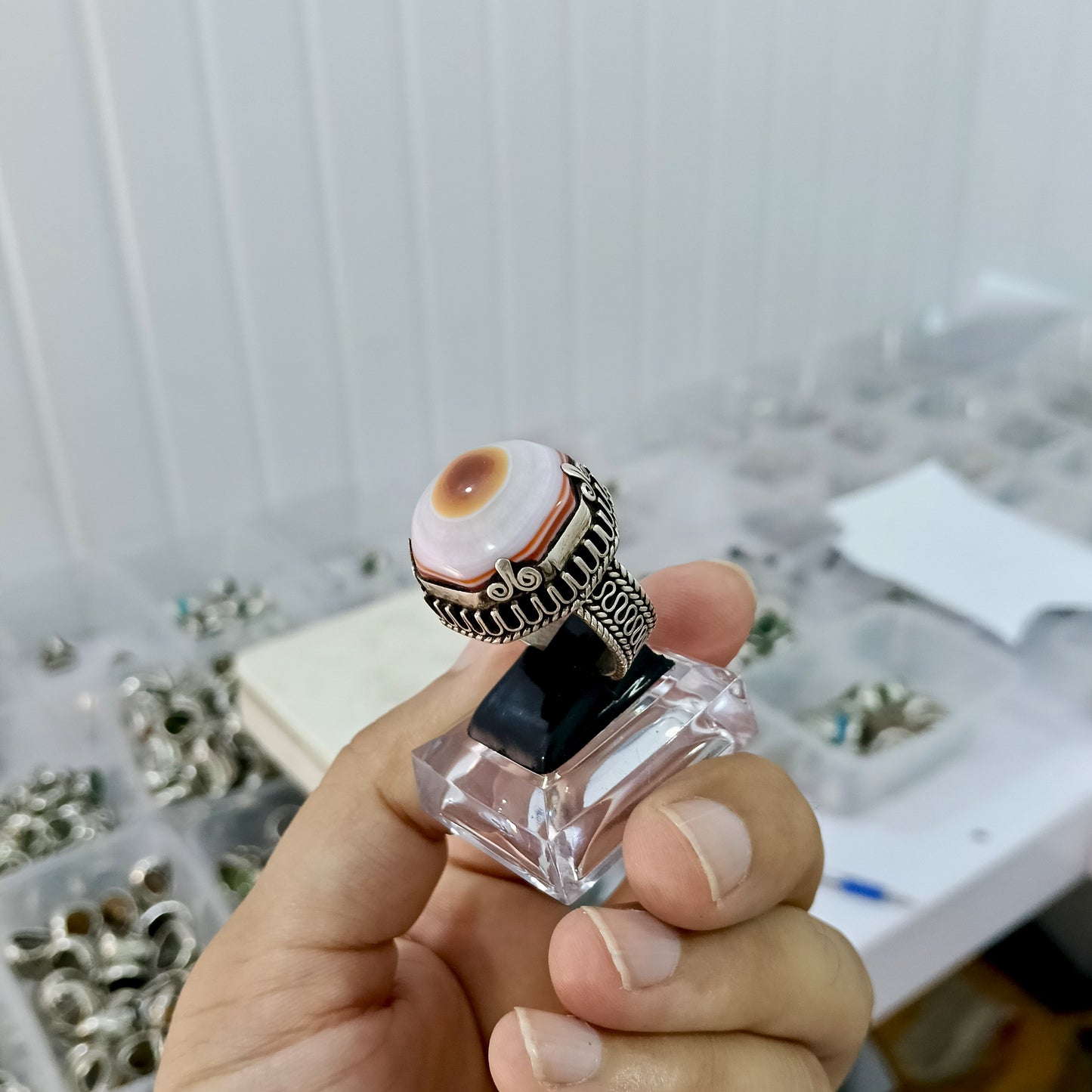 Rare Cat Eye Agate (Aqeeq) Stone Silver Ring – Unique Natural Beauty