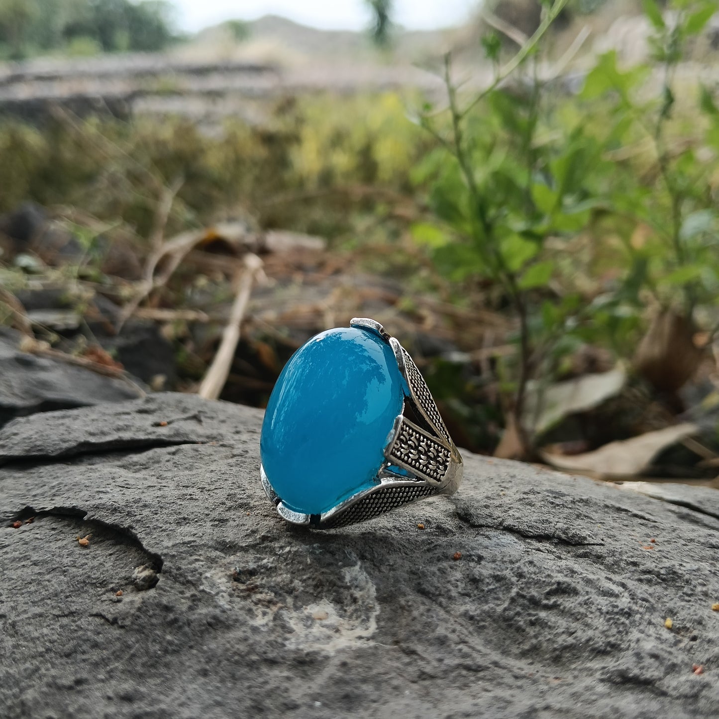 A Beautiful Turkish blue aqeeq ring with free home delivery