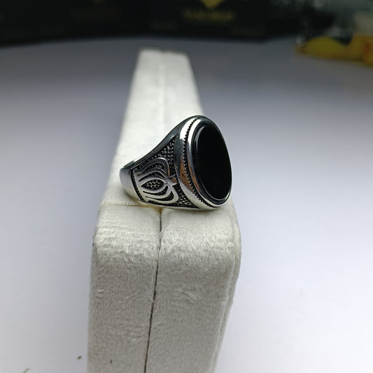 Silver Ring with Black Aqeeq Stone – Beautiful Handmade Design