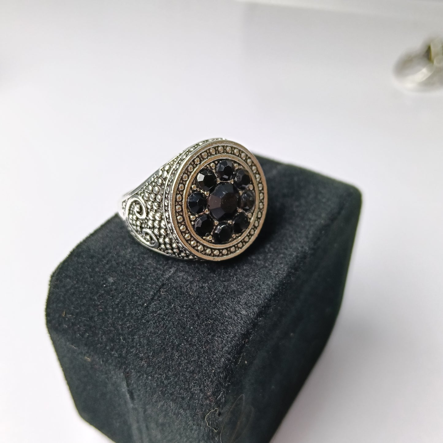 Beautiful Zircon stone ring– Order Now with Free Home Delivery