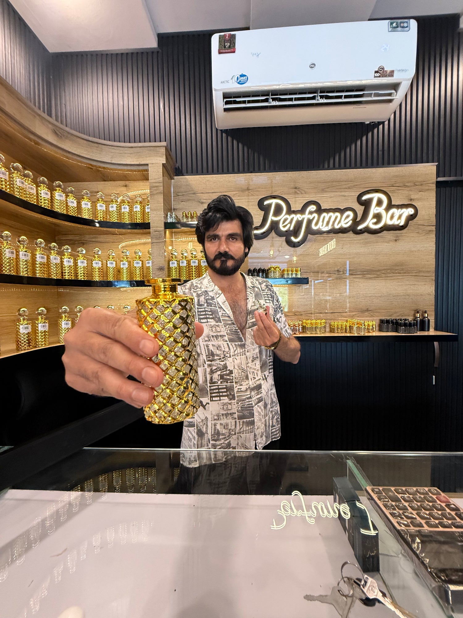 Luxury Oud Scents – Crafted for the Connoisseur