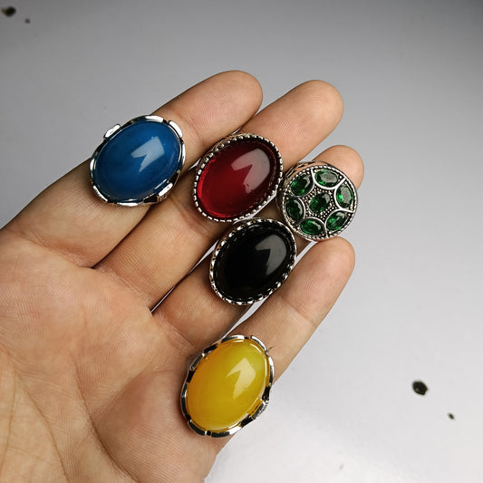 Deal of 5 Premium Aqeeq Rings – Emerald, Anri Yaqoot, Black Aqeeq, Yellow & Blue Aqeeq – Free Home Delivery