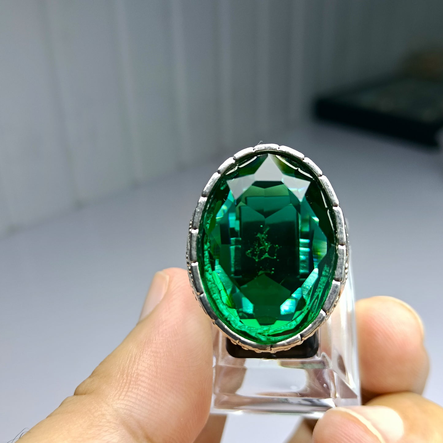 A Elegant Green Zircon Ring – Free Home Delivery