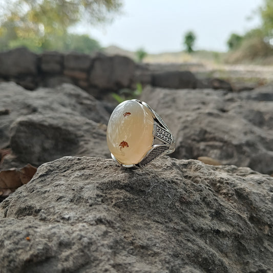 A beautiful Shejri Aqeeq gemstone ring with free home delivery